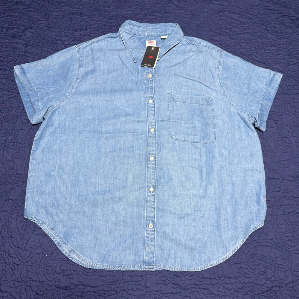 Levis Men XL Light Wash Chambray Short Sleeve Button Down Shirt NWT Standard Fit
